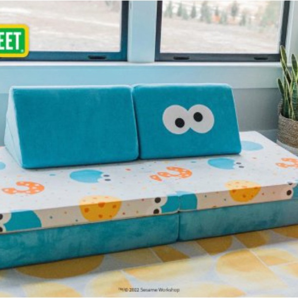 Retired Limited Edition Nugget covers Cookie Monster Sesame Street